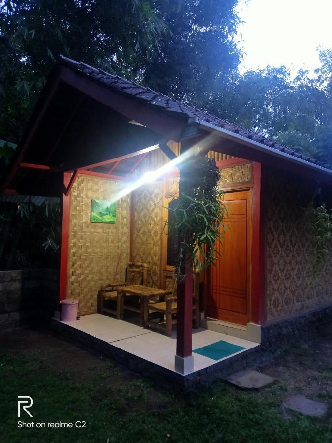 Tereng Wilis Jungle Inn Tetebatu Exterior photo