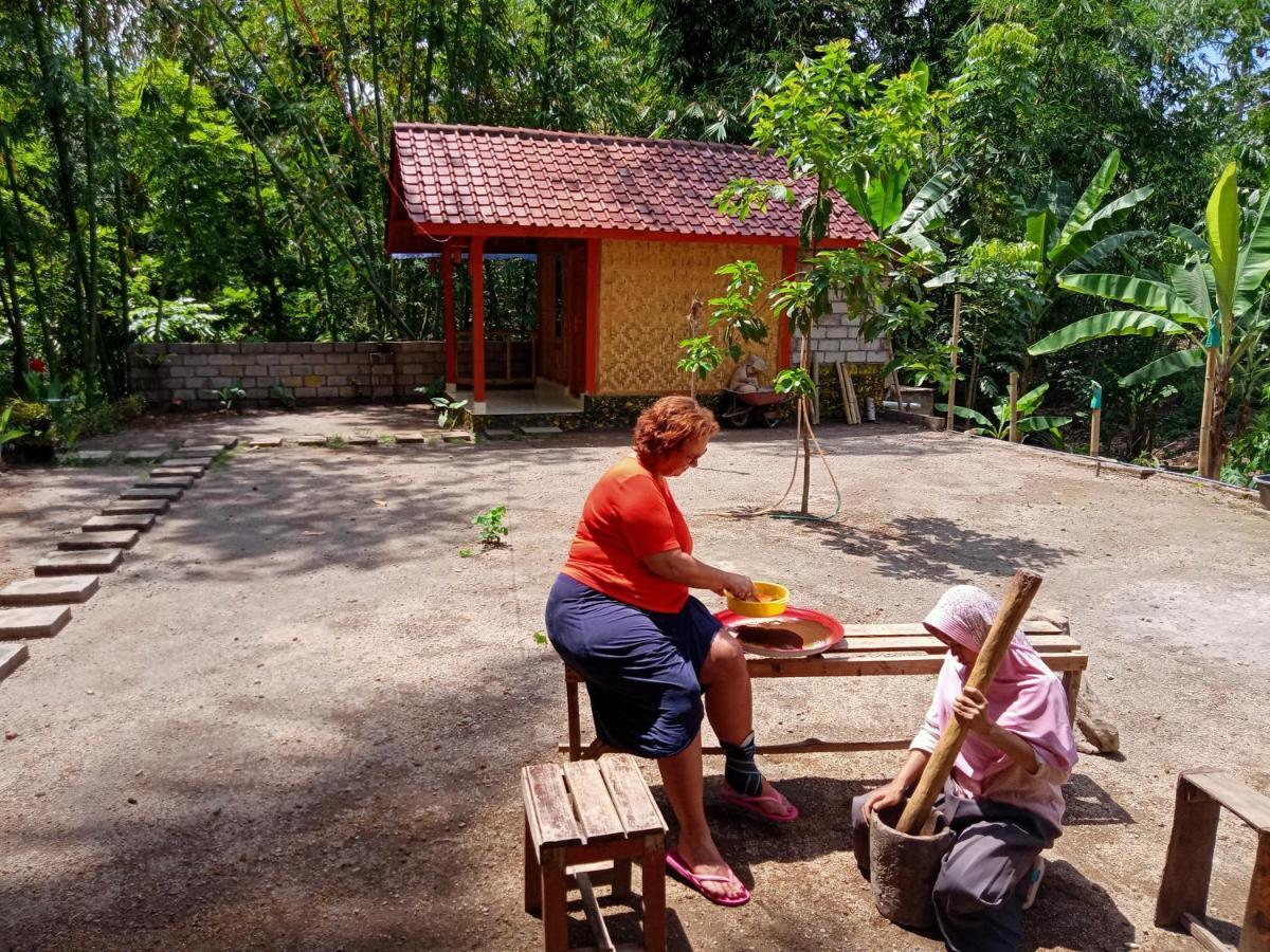 Tereng Wilis Jungle Inn Tetebatu Exterior photo